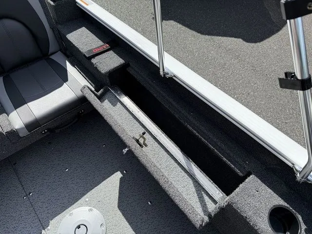 Slide: The Image of Lund 1775 Adventure Sport 2026 - 15