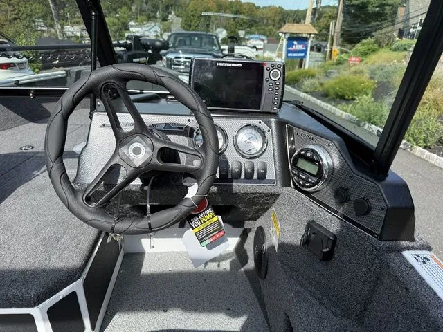 Slide: The Image of Lund 1775 Adventure Sport 2026 - 8