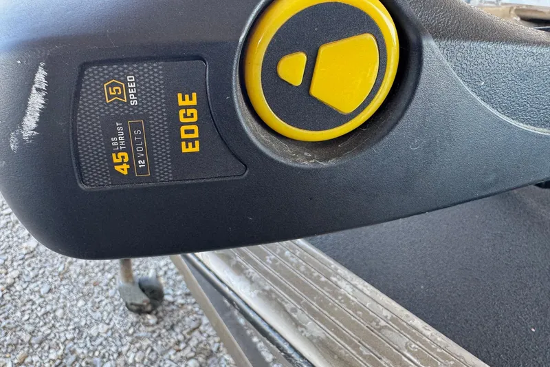 Slide: The Image of Xpress X51 2001 model, 45 lbs thrust, 5-speed, 12 volts motor control panel. - 9