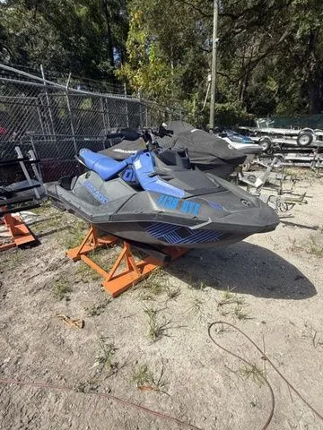 Slide: The Image of Sea-Doo Spark® Trixx™ 3-up Rotax® 900 H.O. ACE™ iBR with A 2022 - 3