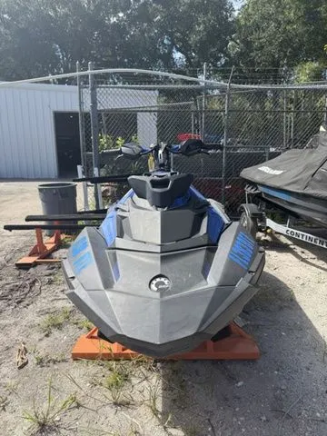 Slide: The Image of Sea-Doo Spark® Trixx™ 3-up Rotax® 900 H.O. ACE™ iBR with A 2022 - 4