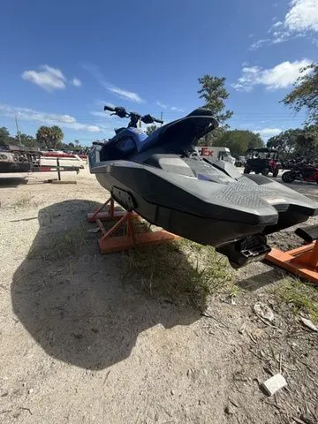 Slide: The Image of Sea-Doo Spark Trixx 3up 2022 - 5