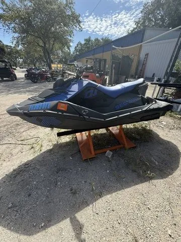 Slide: The Image of Sea-Doo Spark Trixx 3up 2022 - 7