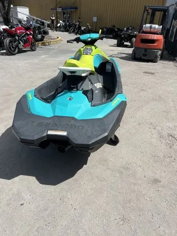 Slide: The Image of Sea-Doo Spark 3-Up Rotax 900 ACE 2022 - 12