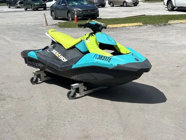 Slide: The Image of Sea-Doo Spark 3-Up Rotax 900 ACE 2022 - 3