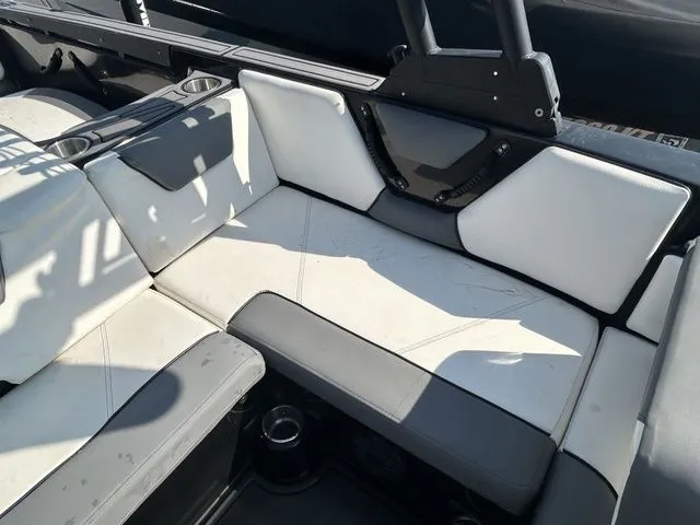 Slide: The Image of Heyday Wake Boats WT Surf 2022 - 10