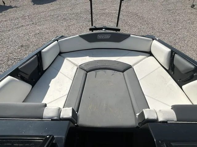 Slide: The Image of Heyday Wake Boats WT Surf 2022 - 13