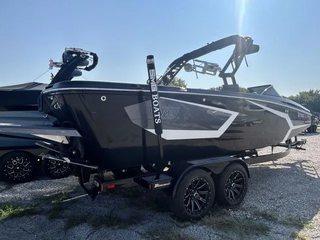 Slide: The Image of Heyday Wake Boats WT Surf 2022 - 3