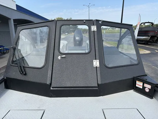 Slide: The Image of SeaArk Dynasty 2.0 2026 - 18