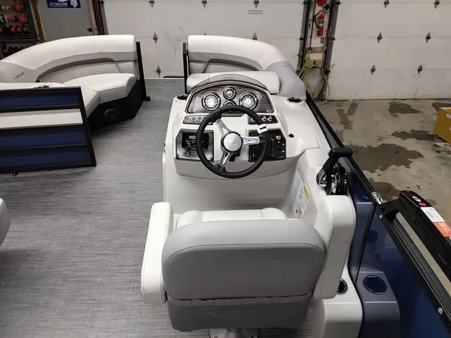 Slide: The Image of Lowe SS230DV 2026 - 8