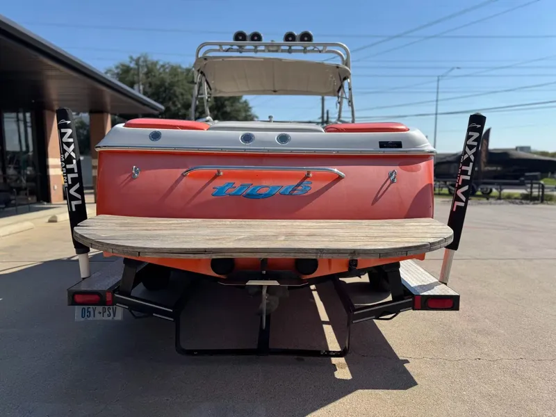 Slide: The Image of Tigé 24V 2003 - 4