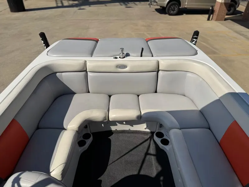 Slide: The Image of Tigé 24V 2003 - 8