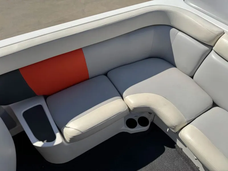 Slide: The Image of Tigé 24V 2003 - 9