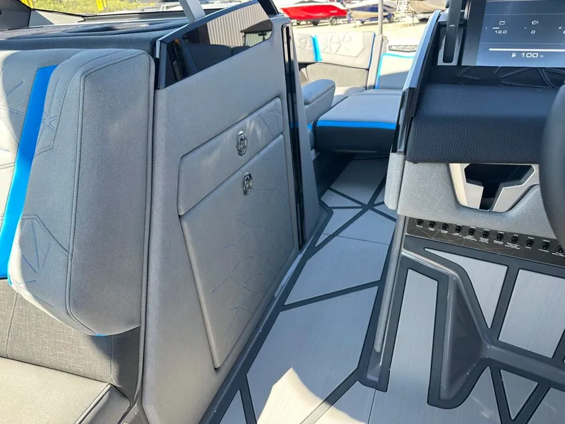 Slide: The Image of Nautique Super Air Nautique G23 Paragon 2026 - 39