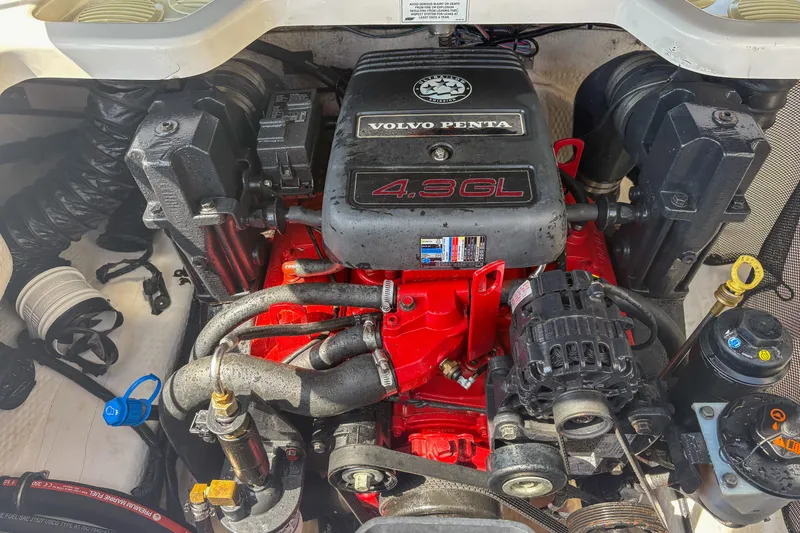 Slide: The Image of Engine of 2008 Regal 1900 Bowrider with Volvo Penta 4.3GL, detailed view. - 11