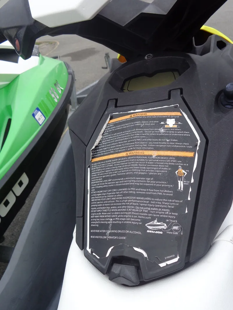 Slide: The Image of Sea-Doo Spark™ 2up 900 H.O. ACE™ 2014 - 10