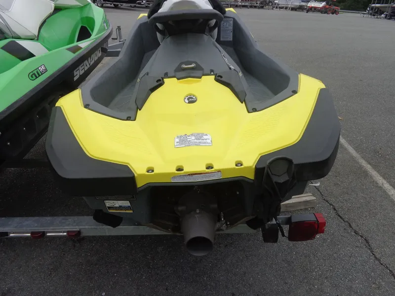 Slide: The Image of Sea-Doo Spark™ 2up 900 H.O. ACE™ 2014 - 3
