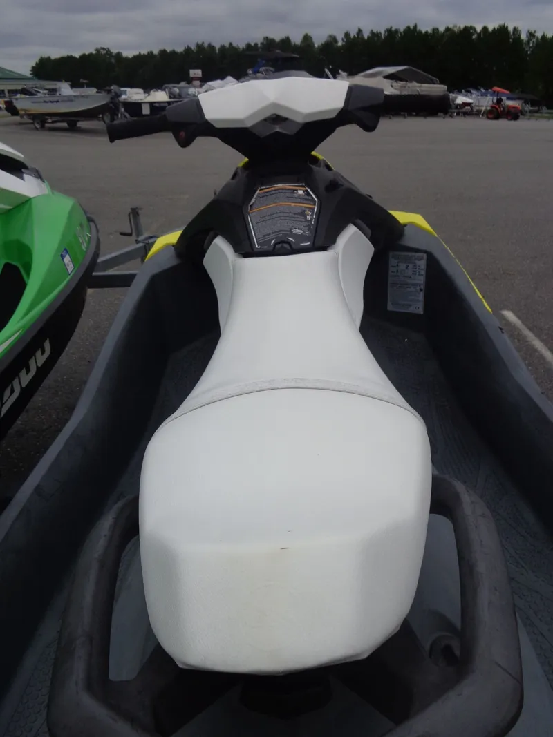 Slide: The Image of Sea-Doo Spark™ 2up 900 H.O. ACE™ 2014 - 8