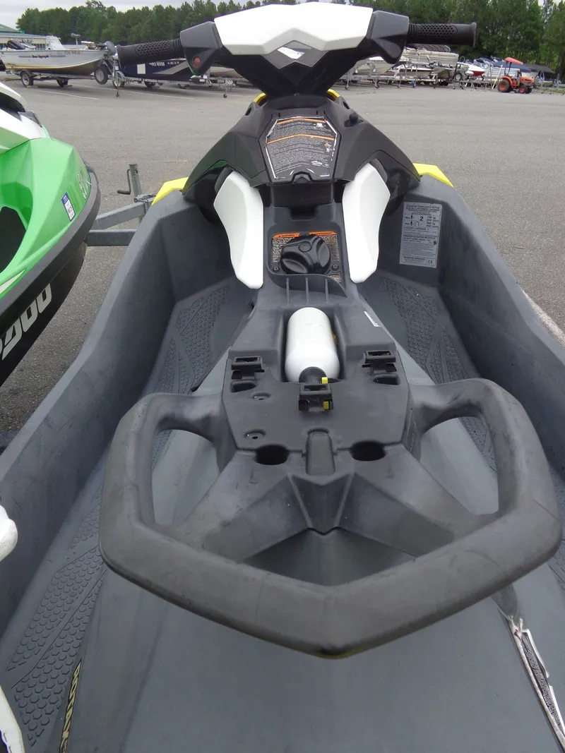 Slide: The Image of Sea-Doo Spark™ 2up 900 H.O. ACE™ 2014 - 9