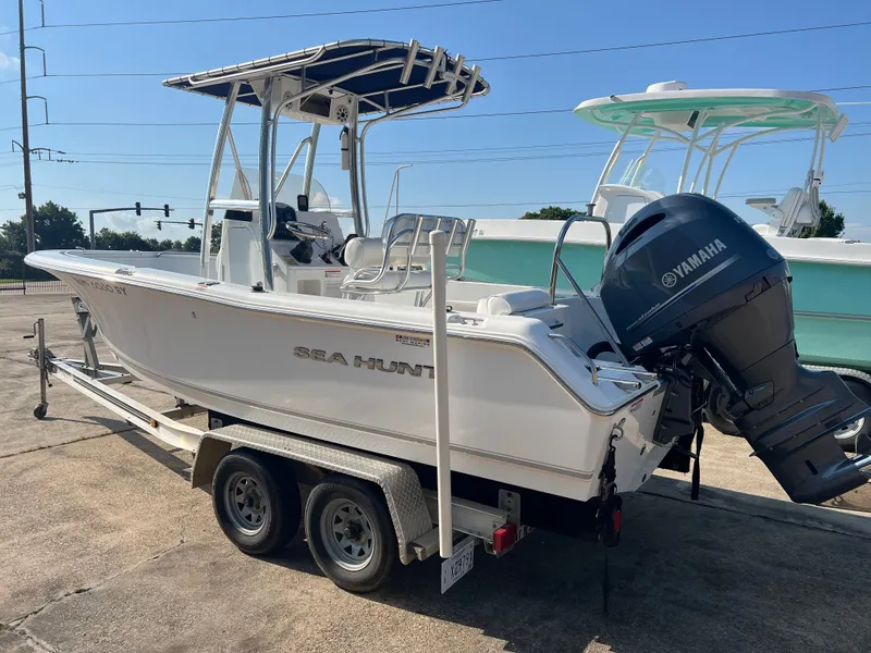 Slide: The Image of Sea Hunt 210 Triton 2016 - 10