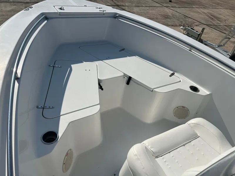 Slide: The Image of Sea Hunt 210 Triton 2016 - 5