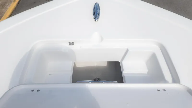 Slide: The Image of Tidewater 220 LXF 2026 - 18