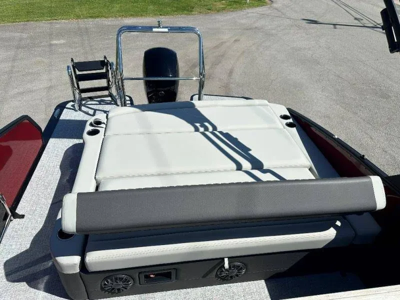 Slide: The Image of Harris Sunliner 250 SLE 2026 - 25