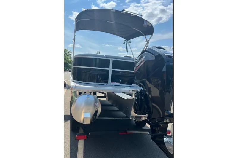 Slide: The Image of Sun Tracker Party Barge 20 DLX 2026 - 3