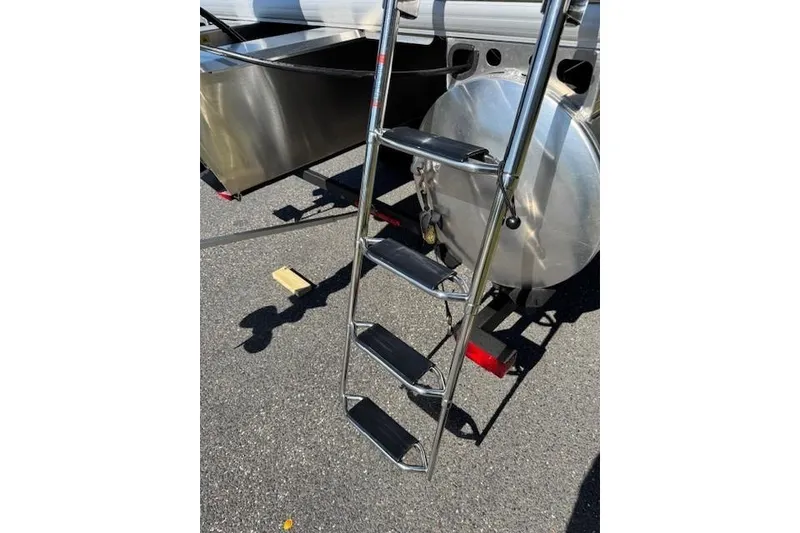 Slide: The Image of Ladder on 2026 Sun Tracker Bass Buggy 16 XL Select pontoon boat. - 10