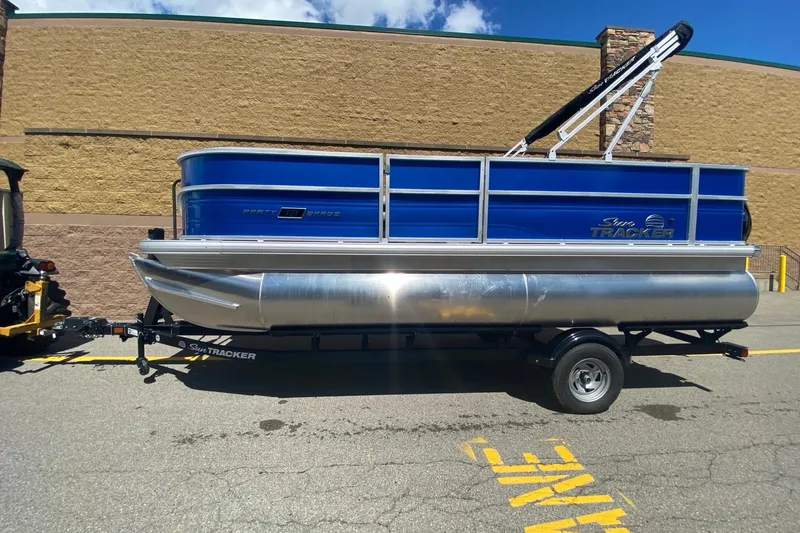 Slide: The Image of Sun Tracker Party Barge 18 DLX 2026 - 2