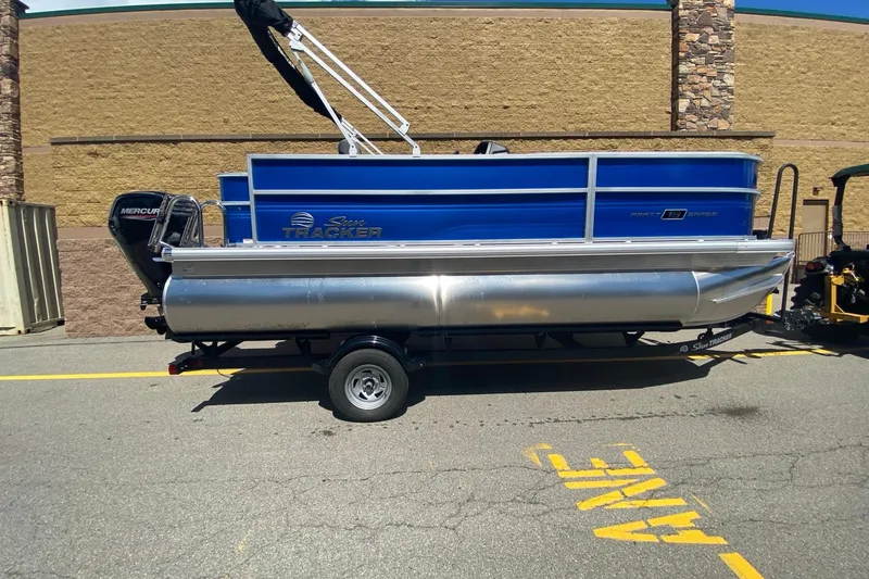 Slide: The Image of Sun Tracker Party Barge 18 DLX 2026 - 3