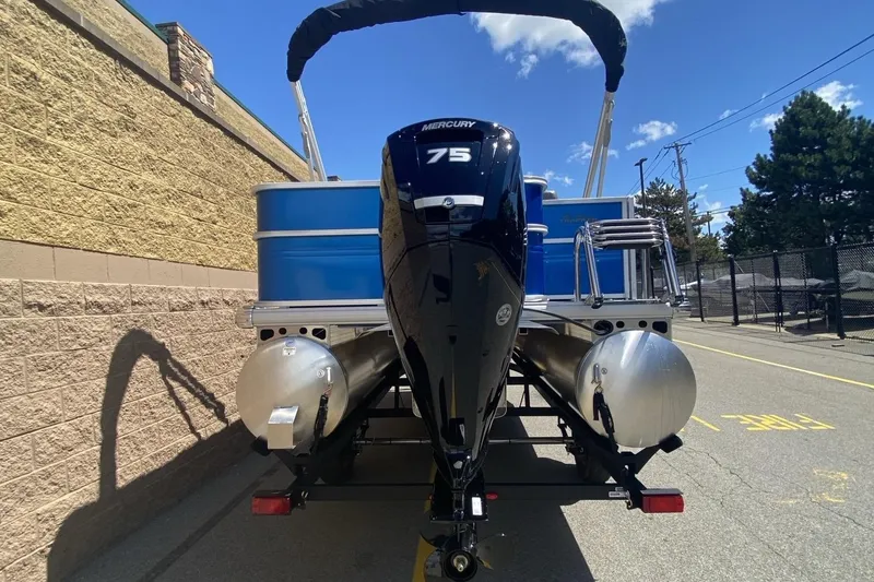 Slide: The Image of Sun Tracker Party Barge 18 DLX 2026 - 4