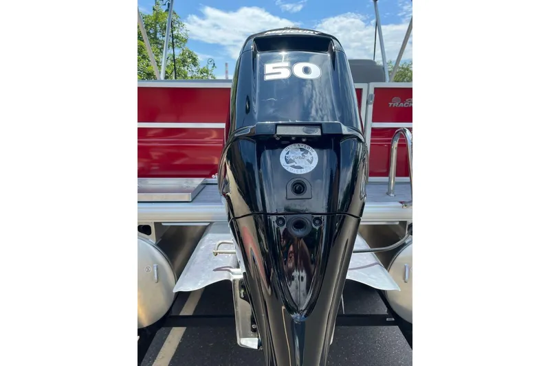 Slide: The Image of Sun Tracker Party Barge 16 DLX 2026 - 3