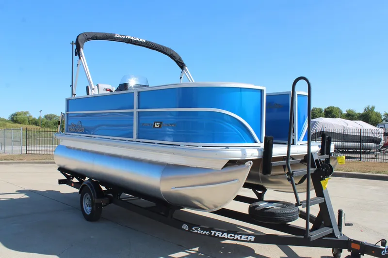 Slide: The Image of Sun Tracker Party Barge 16 DLX 2026 - 3