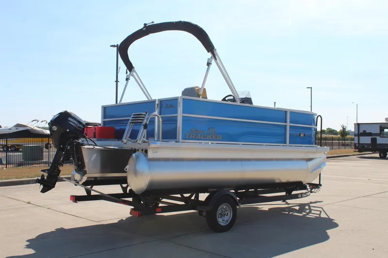 Slide: The Image of Sun Tracker Party Barge 16 DLX 2026 - 5