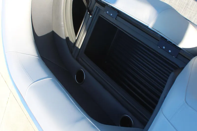 Slide: The Image of Sun Tracker Party Barge 18 DLX 2026 - 12