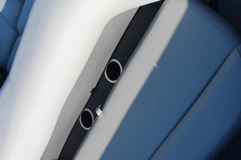 Slide: The Image of Sun Tracker Party Barge 18 DLX 2026 - 21