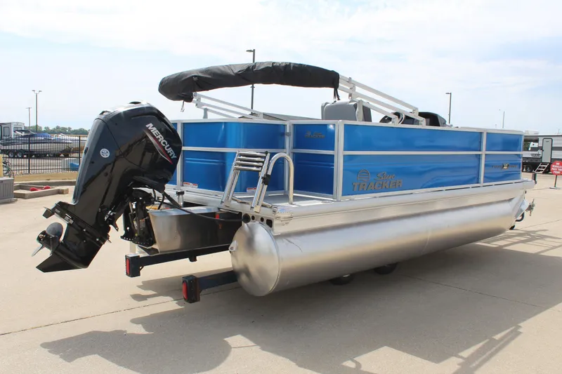 Slide: The Image of Sun Tracker Party Barge 18 DLX 2026 - 4