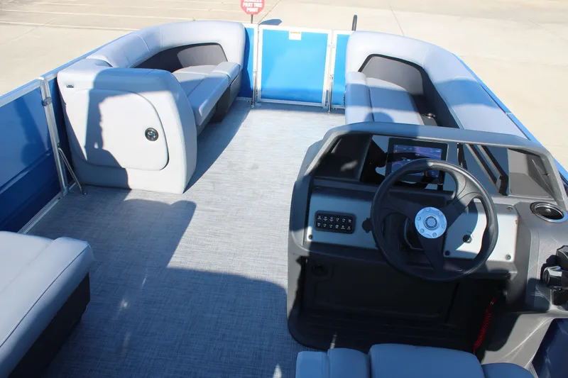 Slide: The Image of Sun Tracker Party Barge 18 DLX 2026 - 8