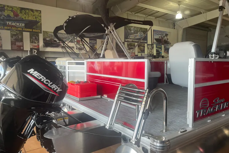 Slide: The Image of Sun Tracker Party Barge 16 DLX 2026 - 3