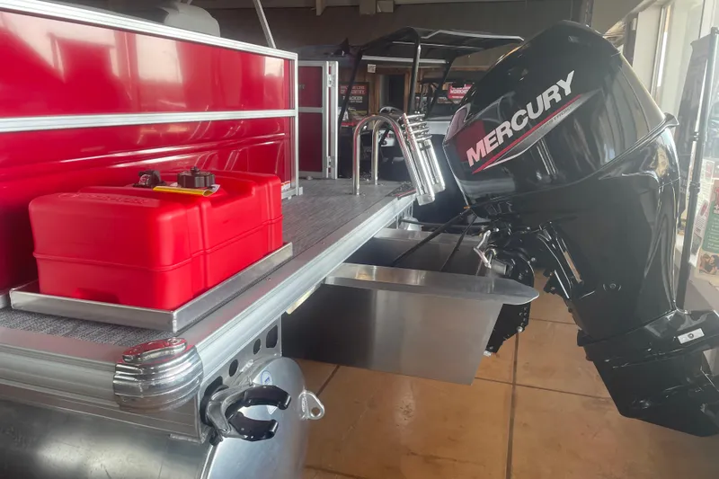 Slide: The Image of Sun Tracker Party Barge 16 DLX 2026 - 4