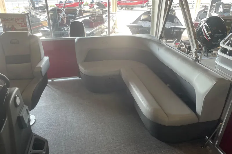 Slide: The Image of Sun Tracker Party Barge 16 DLX 2026 - 6