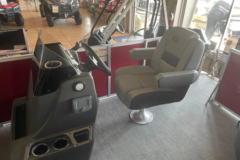 Slide: The Image of Sun Tracker Party Barge 16 DLX 2026 - 7