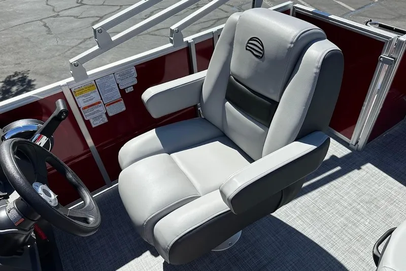 Slide: The Image of Captain's chair on 2026 Sun Tracker Party Barge 18 DLX pontoon boat. - 19