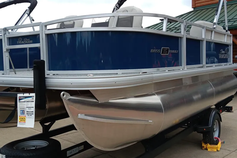 The Image of 2026 Sun Tracker Bass Buggy 16 XL Select pontoon boat on display. - 0