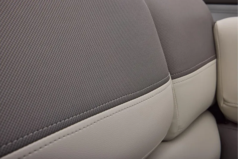 Slide: The Image of Sun Tracker Fishin' Barge 20 DLX 2026 - 35