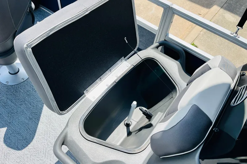 Slide: The Image of Livewell compartment on 2026 Sun Tracker Bass Buggy 18 DLX pontoon boat. - 20