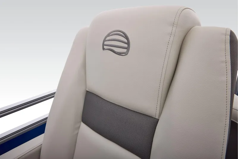 Slide: The Image of 2026 Sun Tracker Fishin' Barge 20 DLX - 48