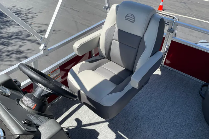 Slide: The Image of Captain's chair on 2026 Sun Tracker Bass Buggy 16 XL Select pontoon boat. - 13