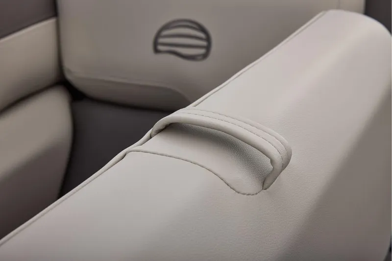 Slide: The Image of Sun Tracker Fishin' Barge 20 DLX 2026 - 54